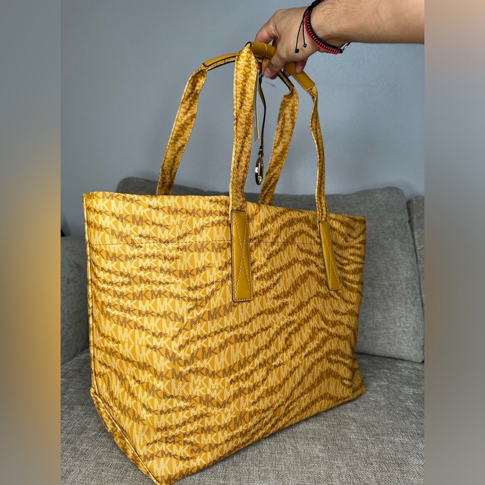 Tote Handbag Michael Kors Brand New !